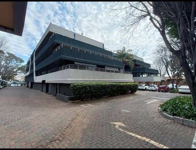 BUSINESS PROPERTY TO RENT IN CRESTA